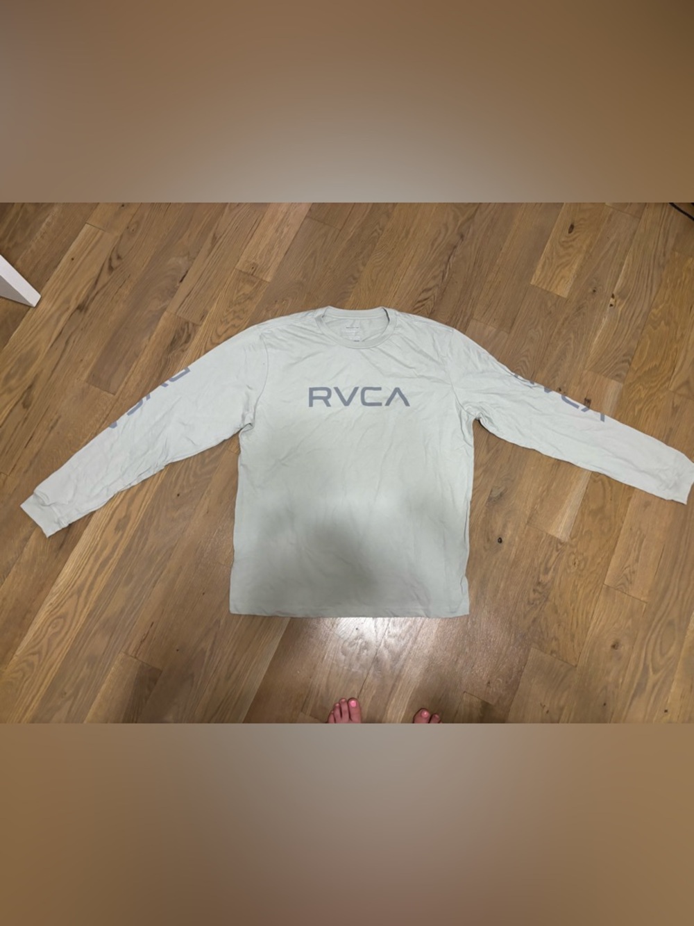 RVCA Men's Long Sleeve Logo Tee in Light Gray size xl NWOT regular fit